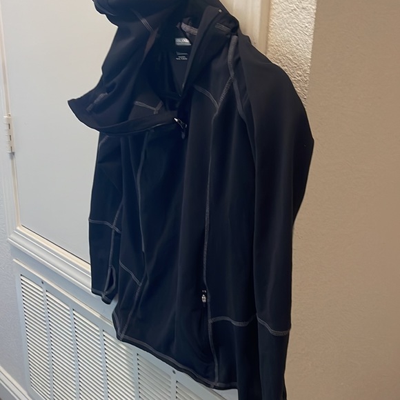 Women’s hoodie Super soft ! Bought from Costco - Picture 3 of 4